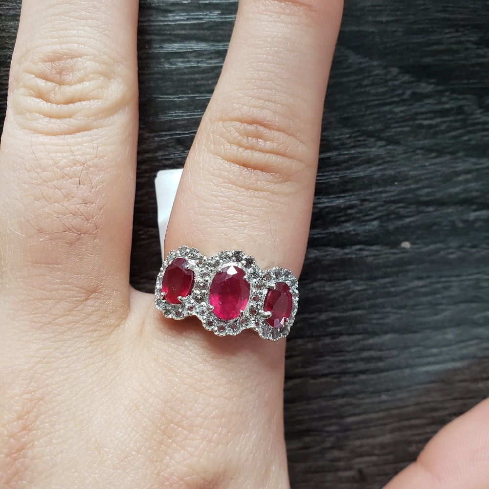 Maheleo Ruby sterling silver size 7